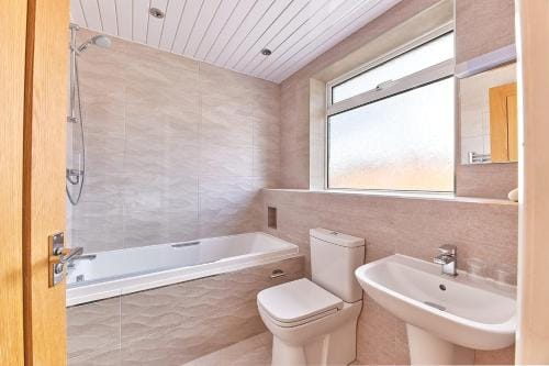 Properties Unique Dene Rooms Twin Hotel in Newcastle upon Tyne