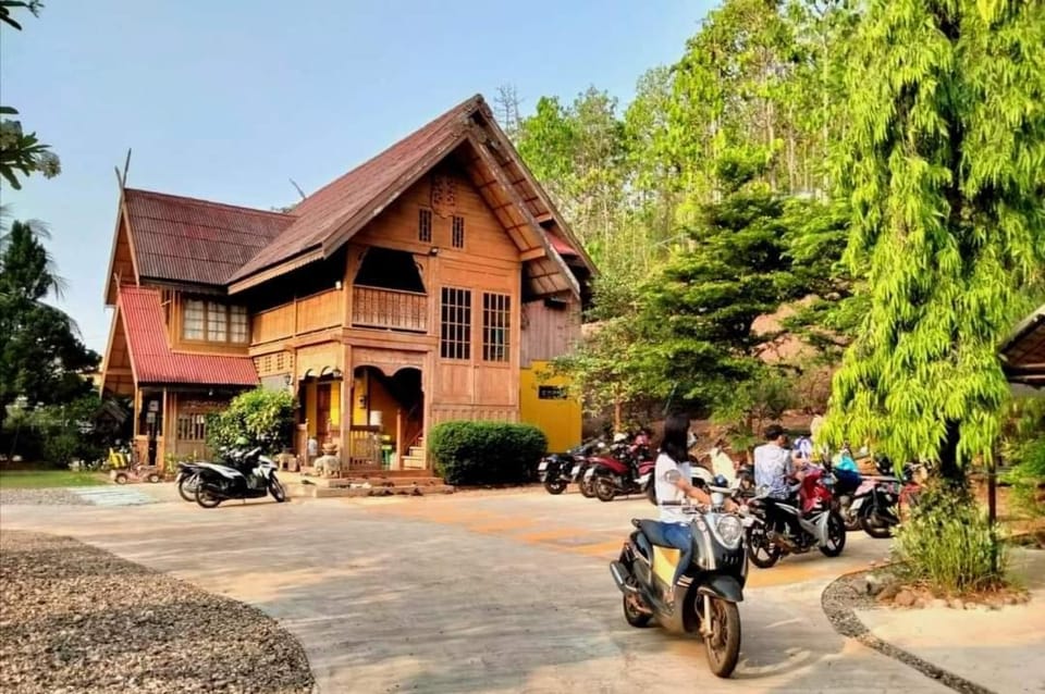Crossroads house Resort in Thailand