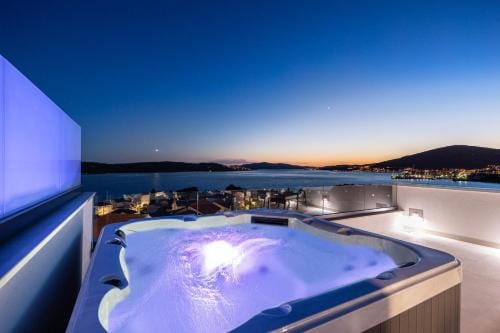 Adriatic Garden Apartments Hotel in Okrug Gornji