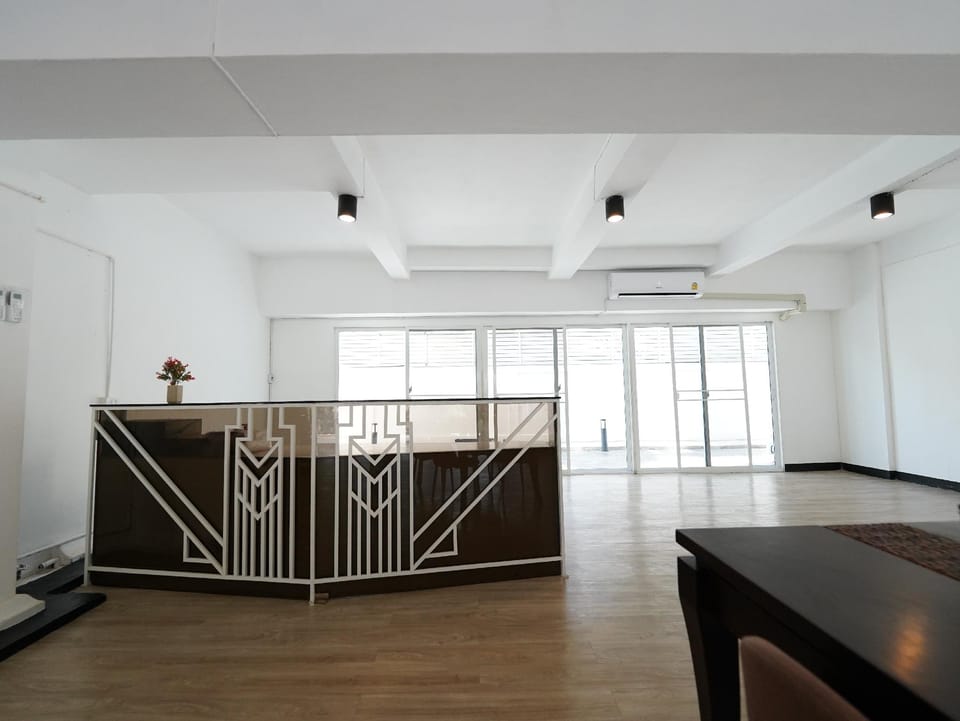 RoomQuest IT Square Don Mueang Airport Hotel in Bangkok