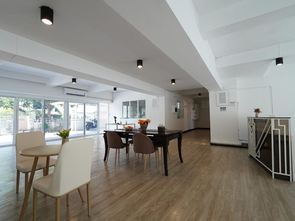 RoomQuest IT Square Don Mueang Airport Hotel in Bangkok