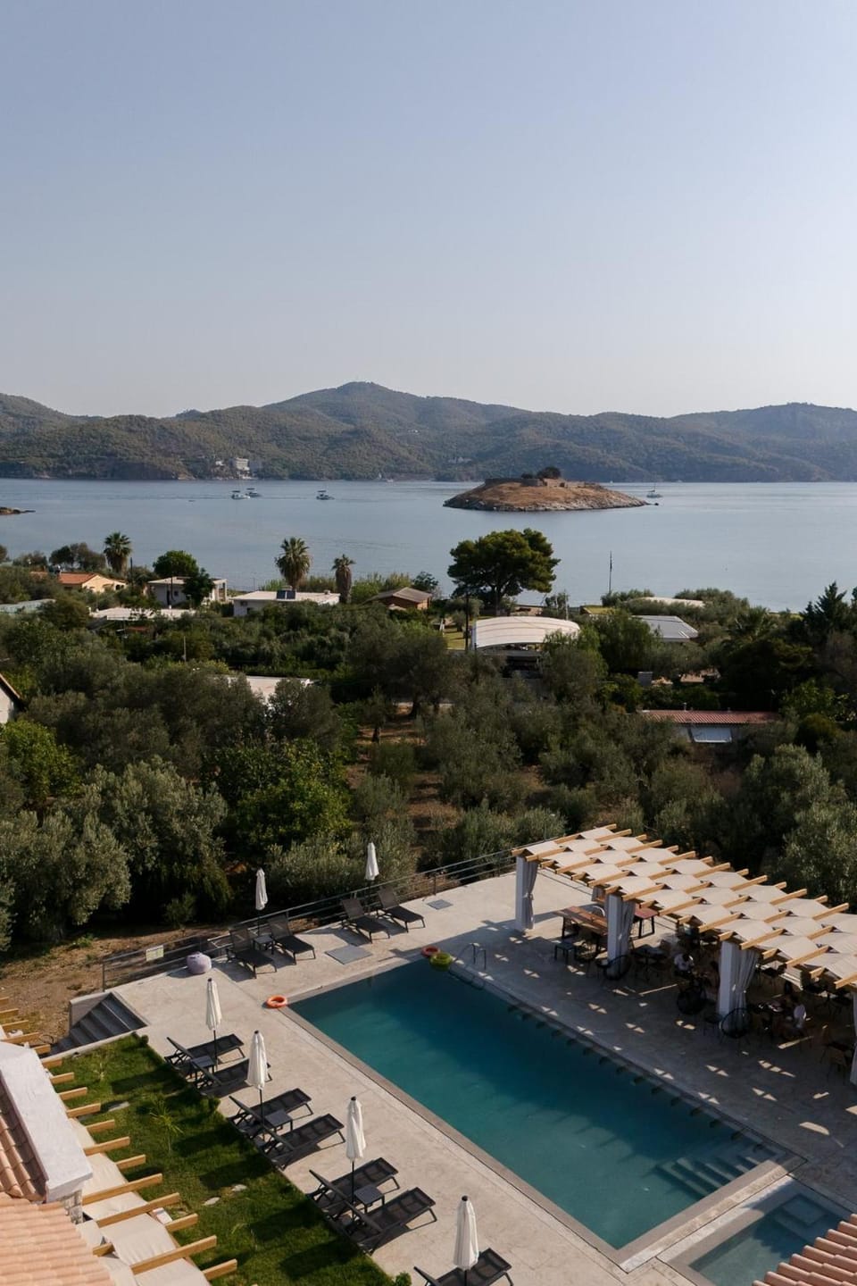 Brisot Hotel in Islands