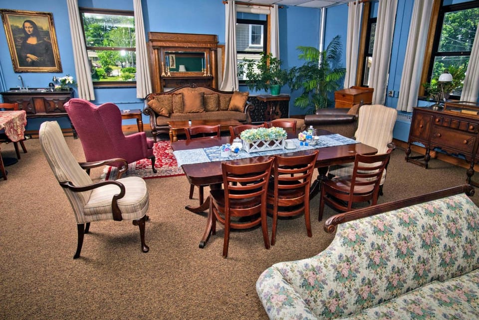 Sherman Inn Hotel in Adirondack Mountains