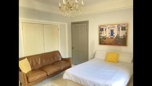 Central Truro! Large Double Room In Victorian Property Hotel in Truro