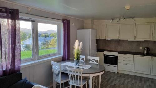 Lofoten Overnatting - Ballstad Hotel in Lofoten