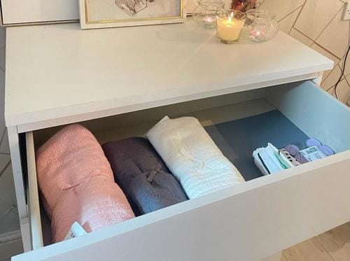 Happy Place with kitchenette- female only Hotel in London Borough of Croydon