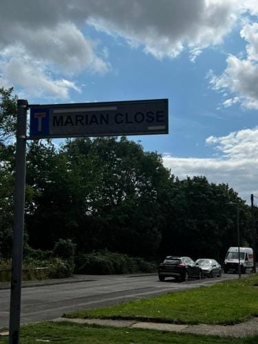 Good priced Single Rooms in Hayes Hotel in Southall