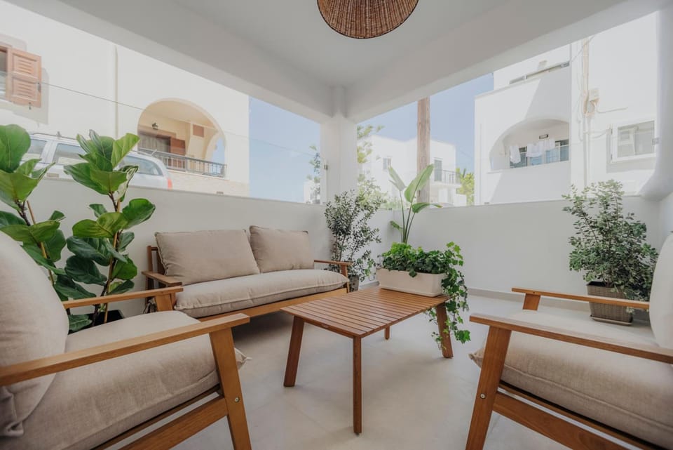 Golden Bird's Hotel in Naxos