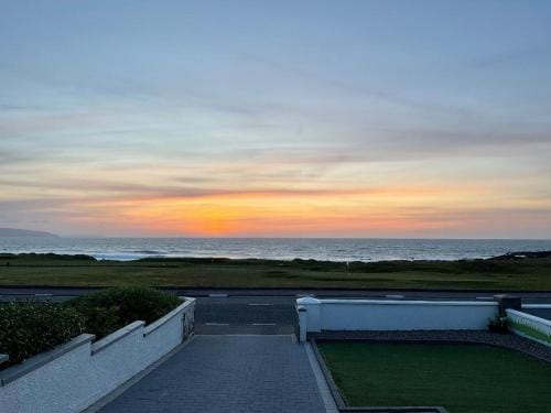 NUMBER 5 Portrush Road, Portstewart Hotel in Portstewart