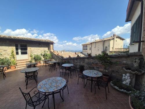 IL PALAZZO DEL CARDINALE Hotel in Montalcino