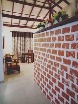 Villa Hilltop Hotel in Hikkaduwa