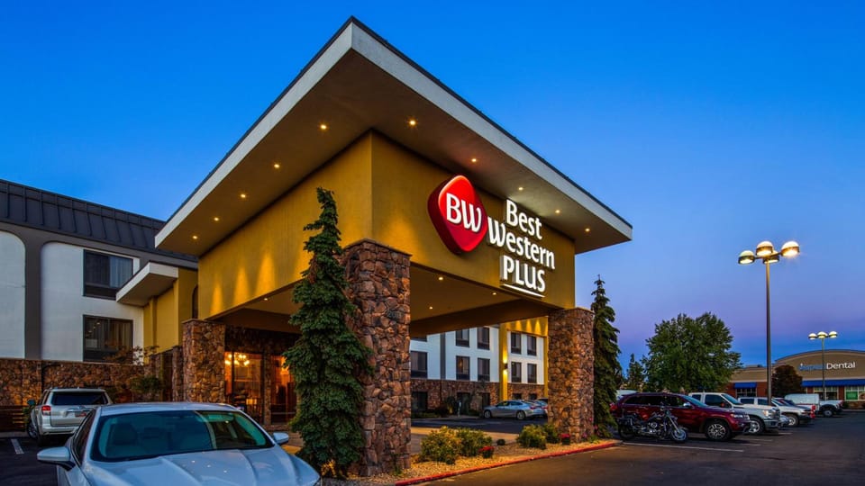 Best Western Plus Olympic Inn Hotel in Klamath Falls