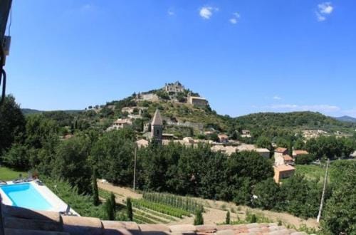 Les Cabanes en Provence Hotel in Malaucène
