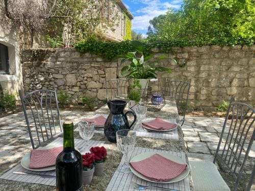 Domaine du Mas Foucray Hotel in Les Baux-de-Provence