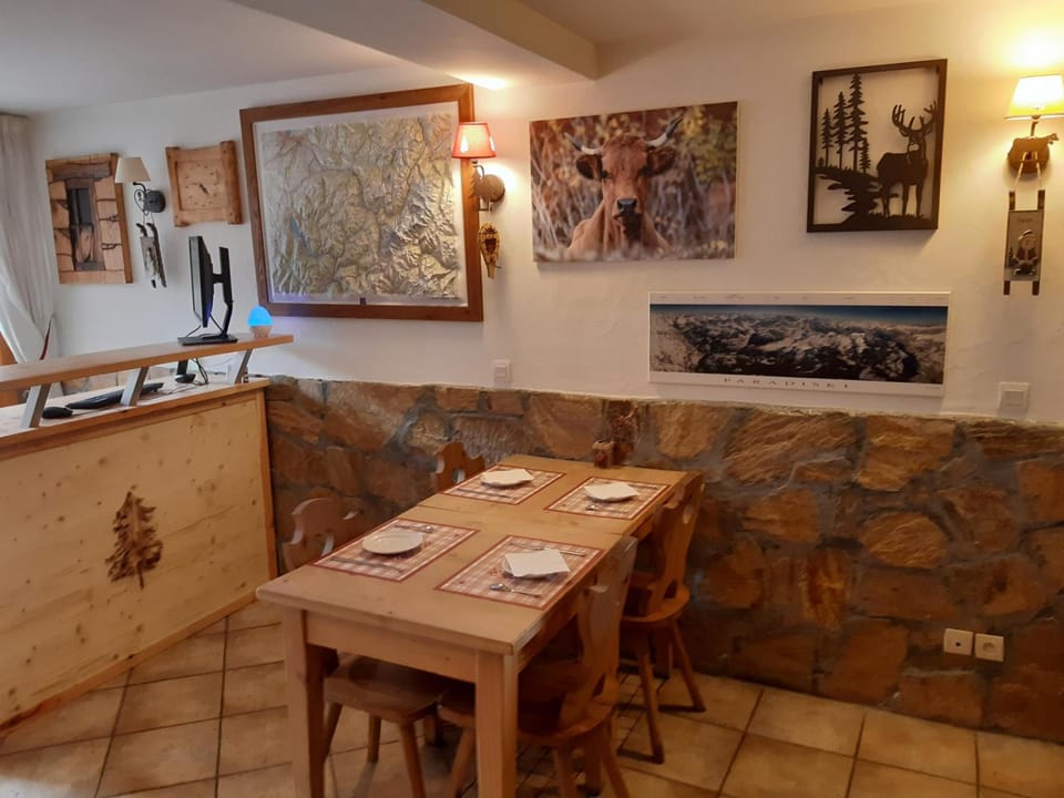 Hotel Arolla Hotel in La Plagne-Tarentaise
