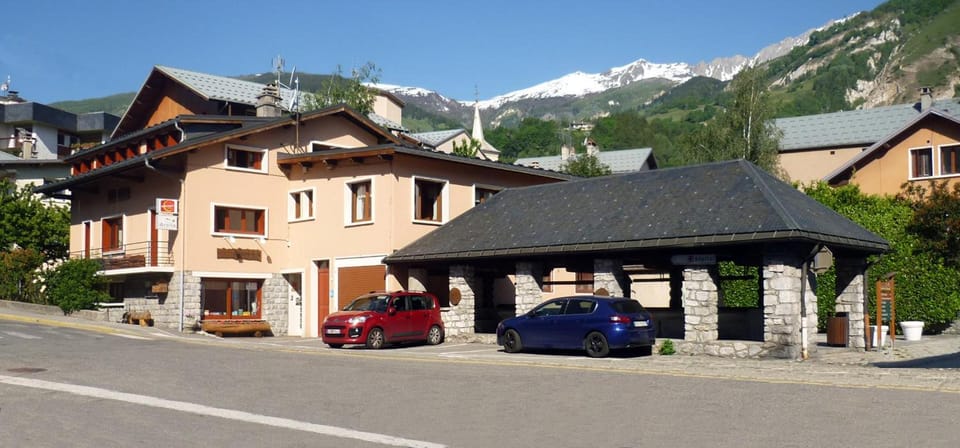 Hotel Arolla Hotel in La Plagne-Tarentaise