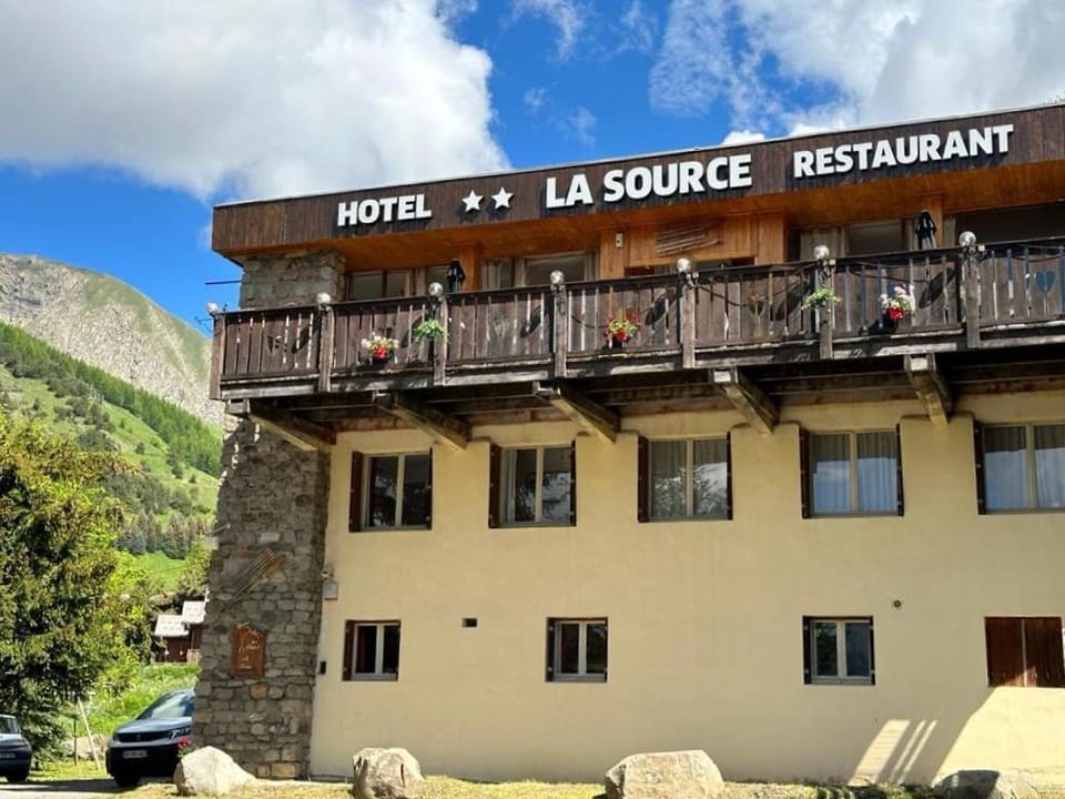 Hotel Restaurant La Source Hotel in Allos