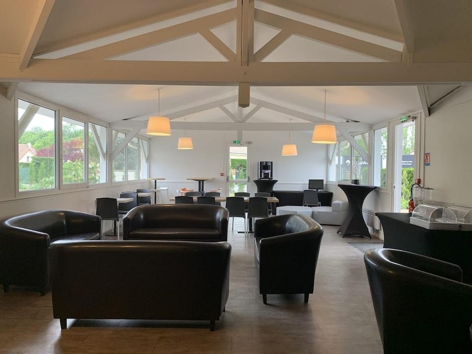 Budget Hotel Melun Sud - Dammarie Les Lys Hotel in Île-de-France