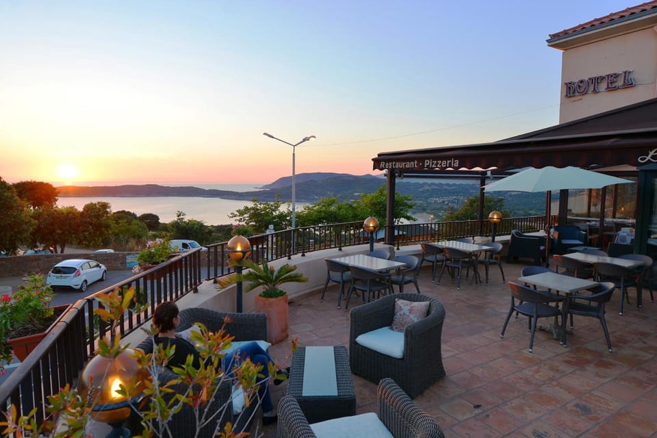 Hotel & Restaurant le Saint Jean Hotel in Corsica