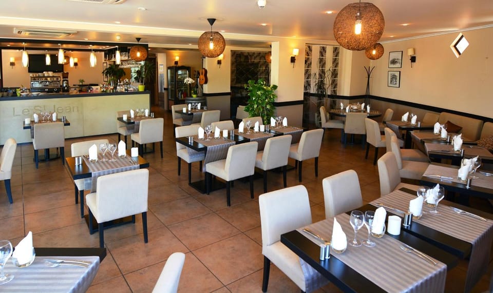 Hotel & Restaurant le Saint Jean Hotel in Corsica