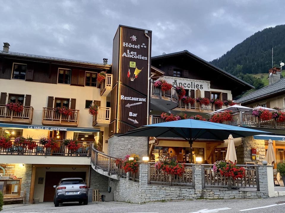 Logis Hotel Les Ancolies Hotel in Haute-Savoie