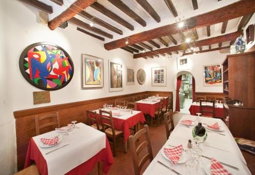 Hotel Les Arcades Hotel in Villeneuve-Loubet