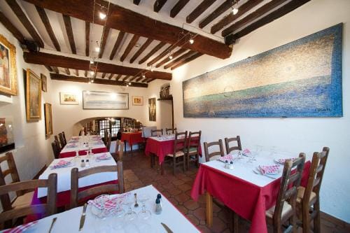 Hotel Les Arcades Hotel in Villeneuve-Loubet