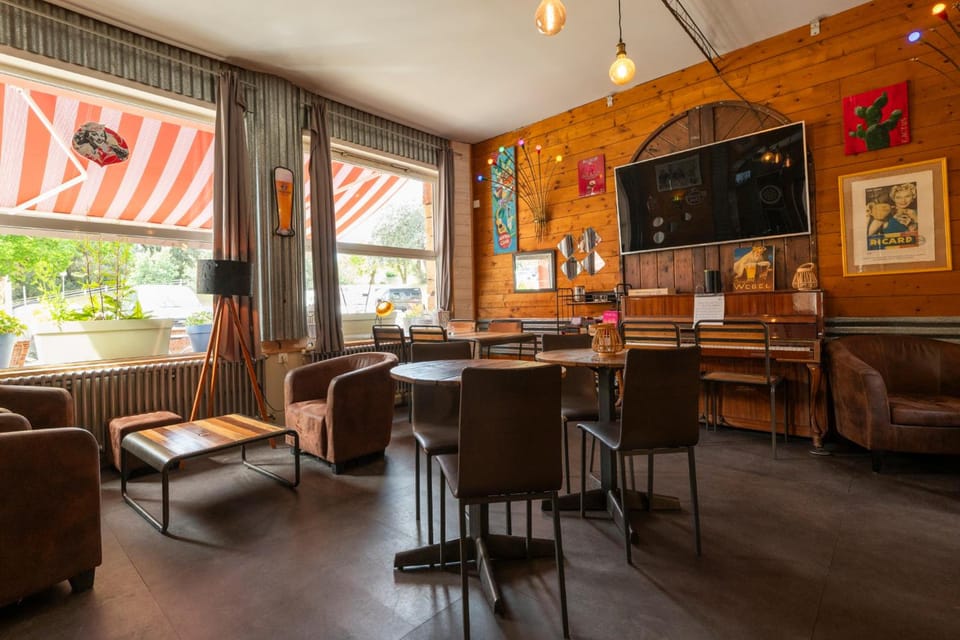 Hotel Les Pins - Oleron Hotel in Saint-Trojan-les-Bains