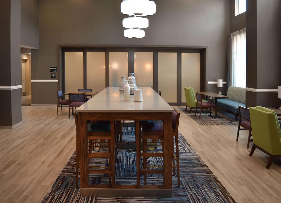 Hampton Inn & Suites Philadelphia/Media Hotel in South Loop