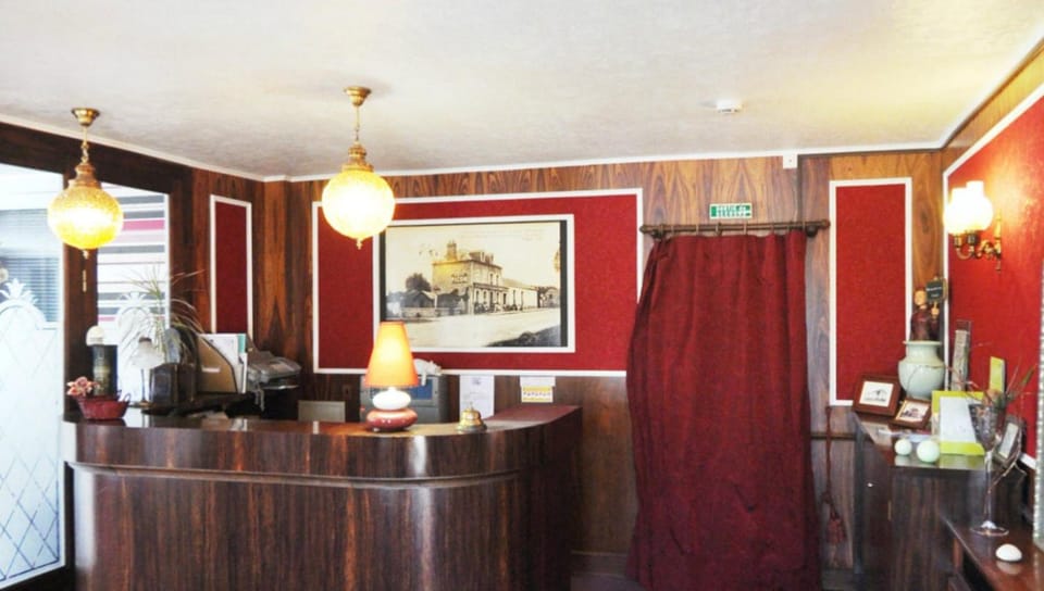 Logis Hotel-Restaurant La Croix Couverte Hotel in Normandy