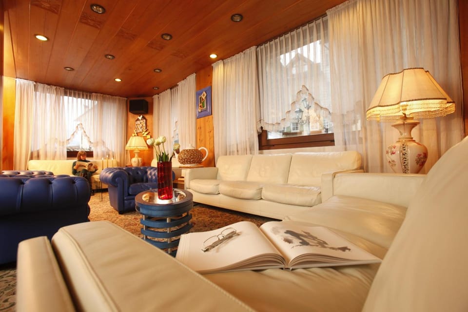 Hotel Mirabello - Slow Hotel Benessere Hotel in Fiera di Primiero