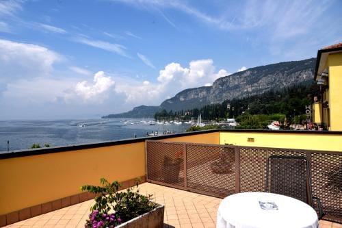 Hotel Ristorante Miralago Hotel in Garda