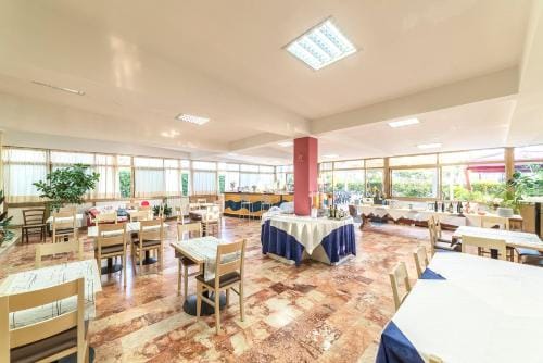 Hotel Tenda Rossa Hotel in Marina di Carrara