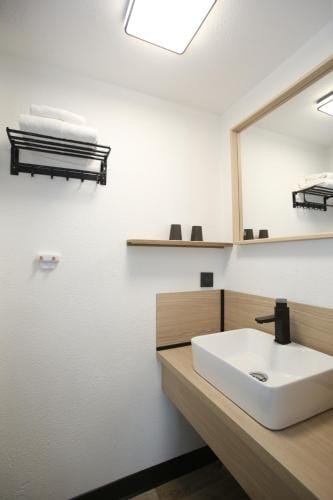 Enzo Hotels Chartres Mainvilliers By Kyriad Direct Hotel in Normandy