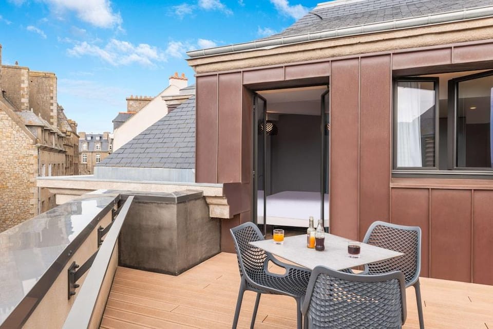 Golden Tulip Saint Malo - Le Grand Be Hotel in St-Malo
