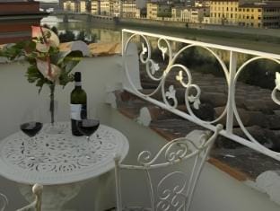 Serristori Palace Residence Hotel in Florence