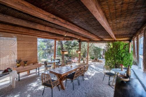 Sunrock Suites - Villa Gerani Hotel in Agios Prokopios