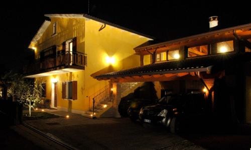 Sweet House Only Rooms Hotel in Peschiera del Garda