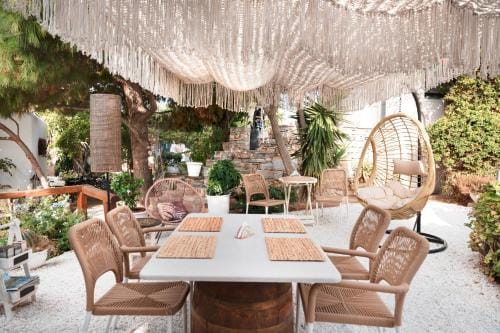 Sunrock Suites - Villa Jasmine Hotel in Agios Prokopios