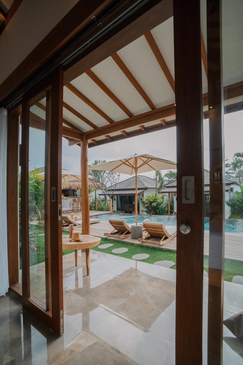 EHOA NYANYI BEACH Boutique Hotel - In front of entrance to NUANU Hotel in Kediri