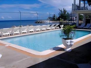 Pipers Cove Resort Resort in Runaway Bay