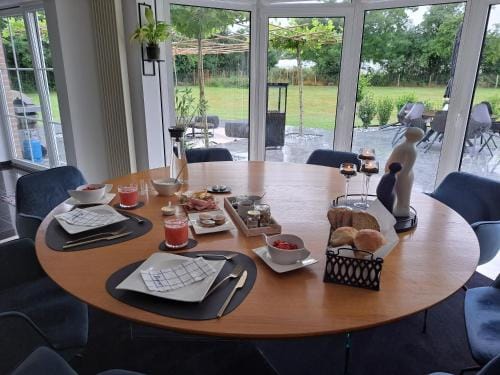 Sherlock's Home - Guest House Hotel in Wallonia, Belgium