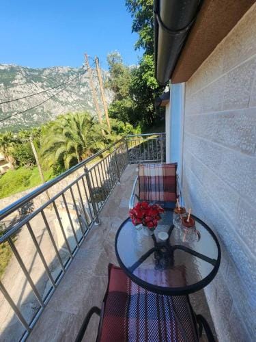 Deluxe Double Room with Garage FiS Hotel in Kotor Municipality