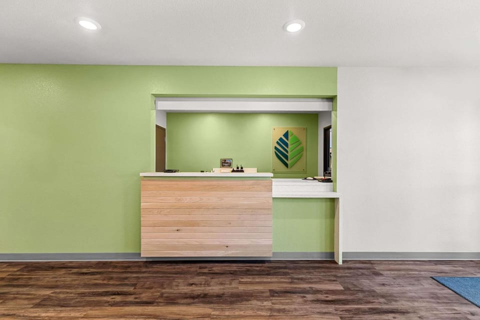 WoodSpring Suites Corona Hotel in Corona