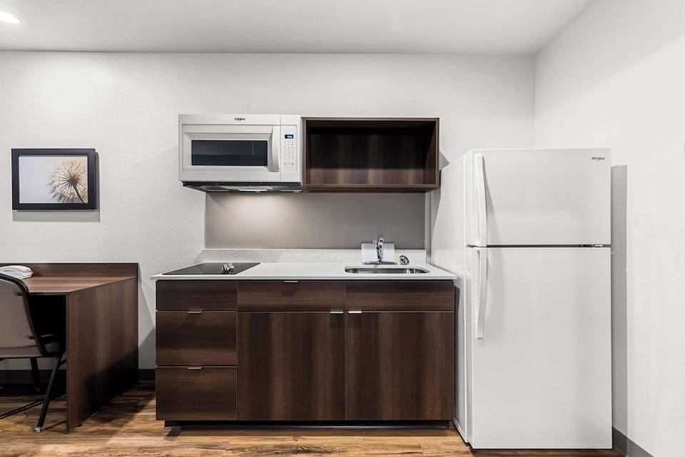 WoodSpring Suites Corona Hotel in Corona