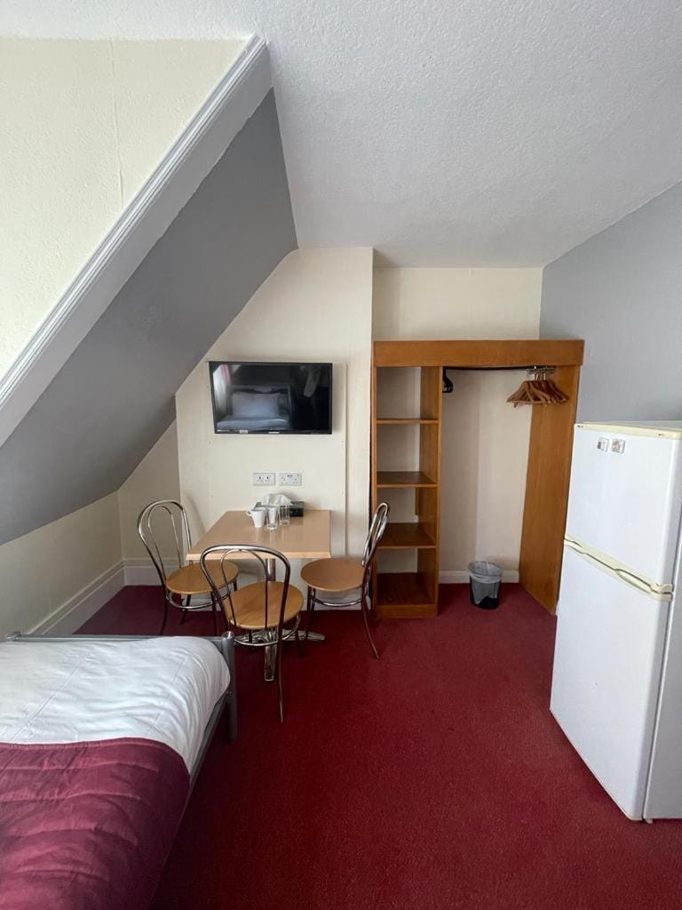 ST NICHOLAS HOTEL Hotel in Harrow