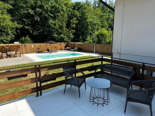 Holiday home with private pool ''Lux Banja Luka'' Hotel in Federation of Bosnia and Herzegovina
