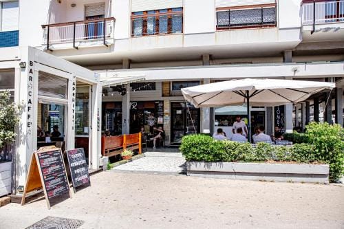 Meravigliosa camera con finiture di lusso appena ristrutturata Hotel in Marina di Carrara