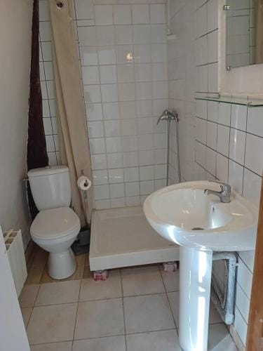 HOTEL LE FONTENOY Hotel in Île-de-France