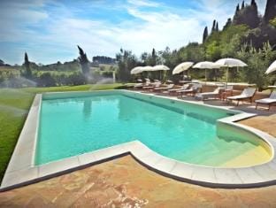 Cevoli Country Resort Hotel in Tuscany